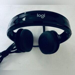 Logi Black Headphones with Microphone